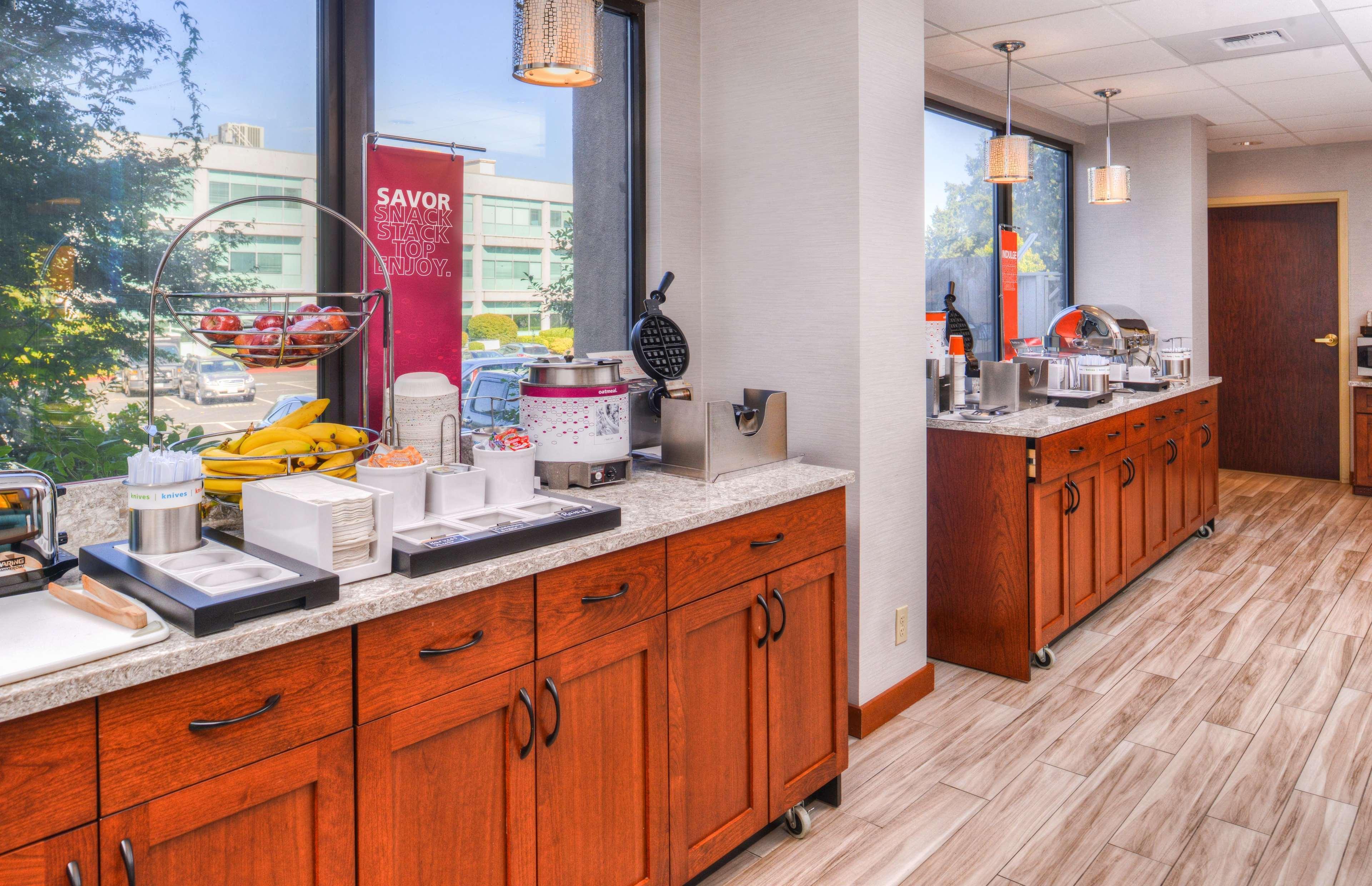 Hampton Inn Seattle Airport Ситак Экстерьер фото