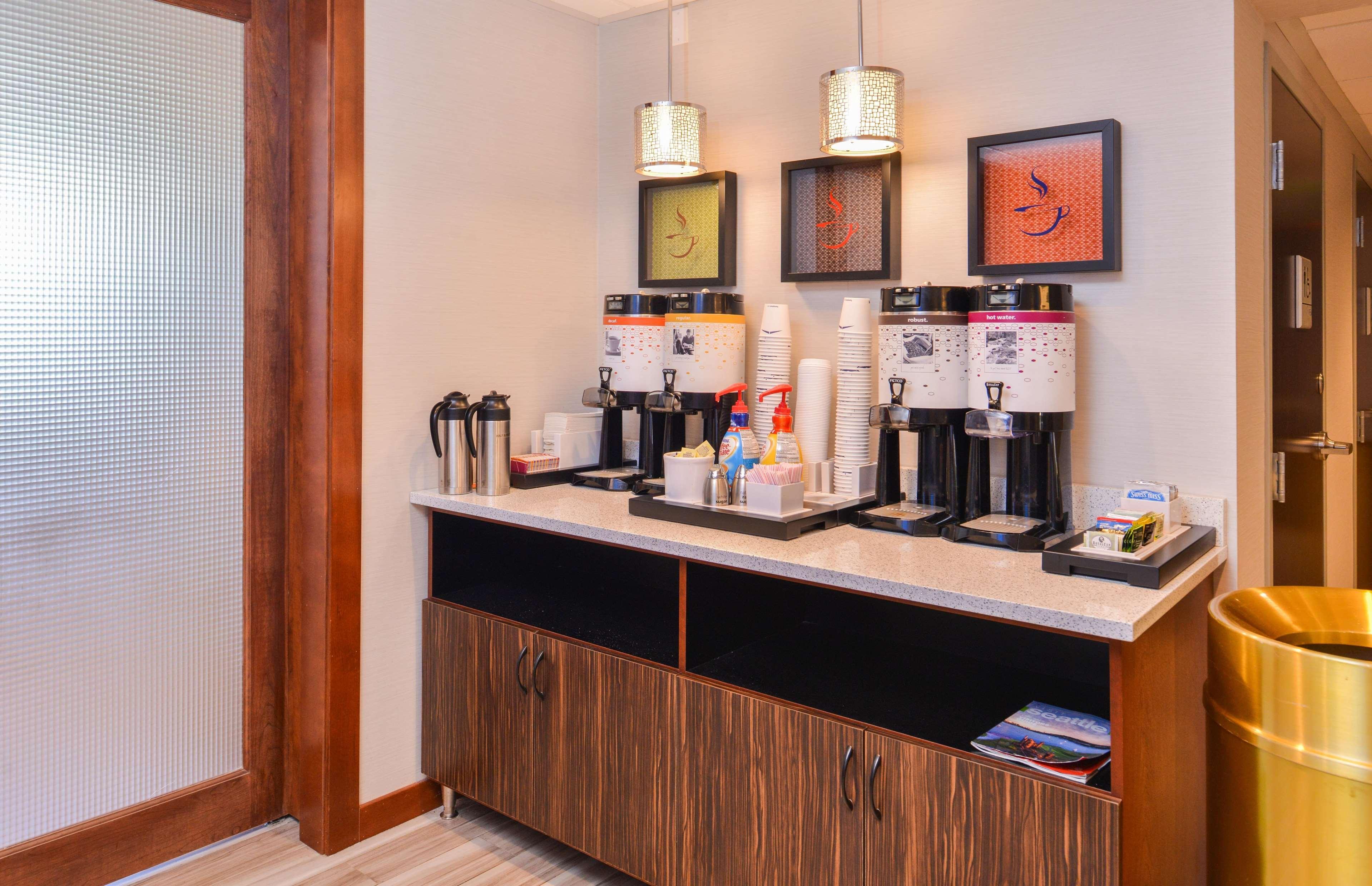 Hampton Inn Seattle Airport Ситак Экстерьер фото