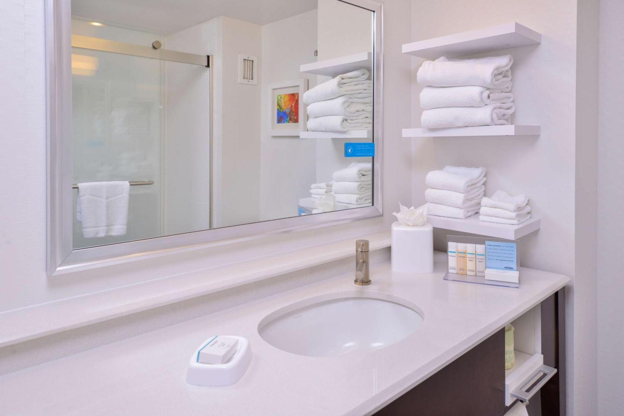 Hampton Inn Seattle Airport Ситак Экстерьер фото