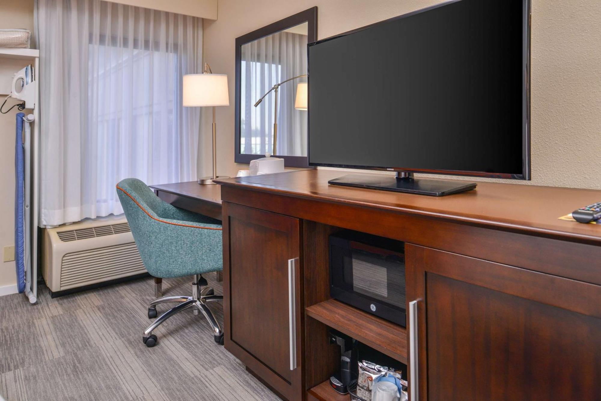 Hampton Inn Seattle Airport Ситак Экстерьер фото